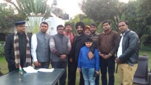 RJS Vande Mataram-2's brand ambassador M.S. All the RJS people met Bitta ji and received him guidance by honoring him with national flag.